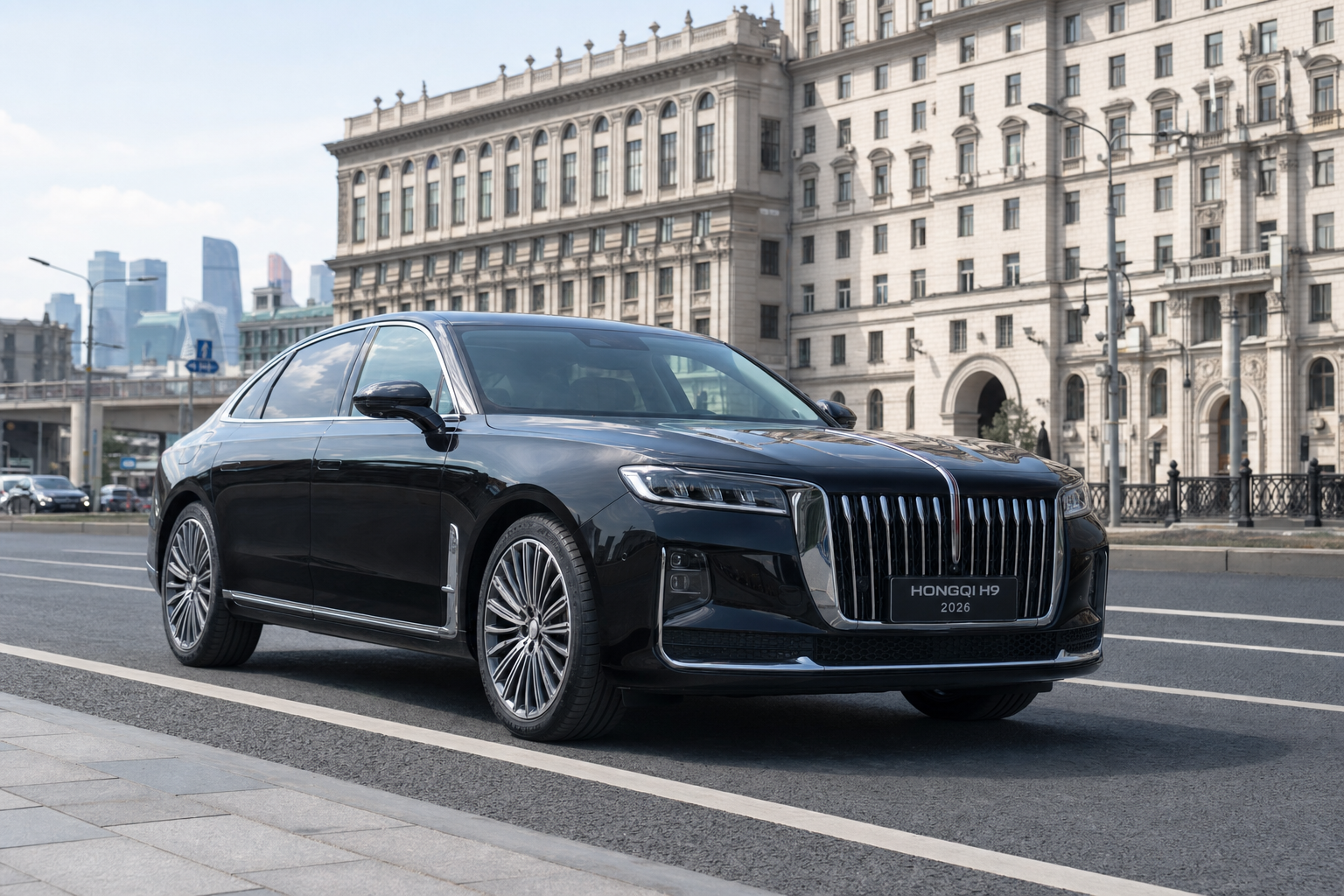 Hongqi 2026 на московской улице, общий вид автомобиля