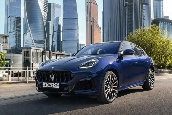 Maserati 2026 на фоне Москвы - идеальный кузов после защитной оклейки