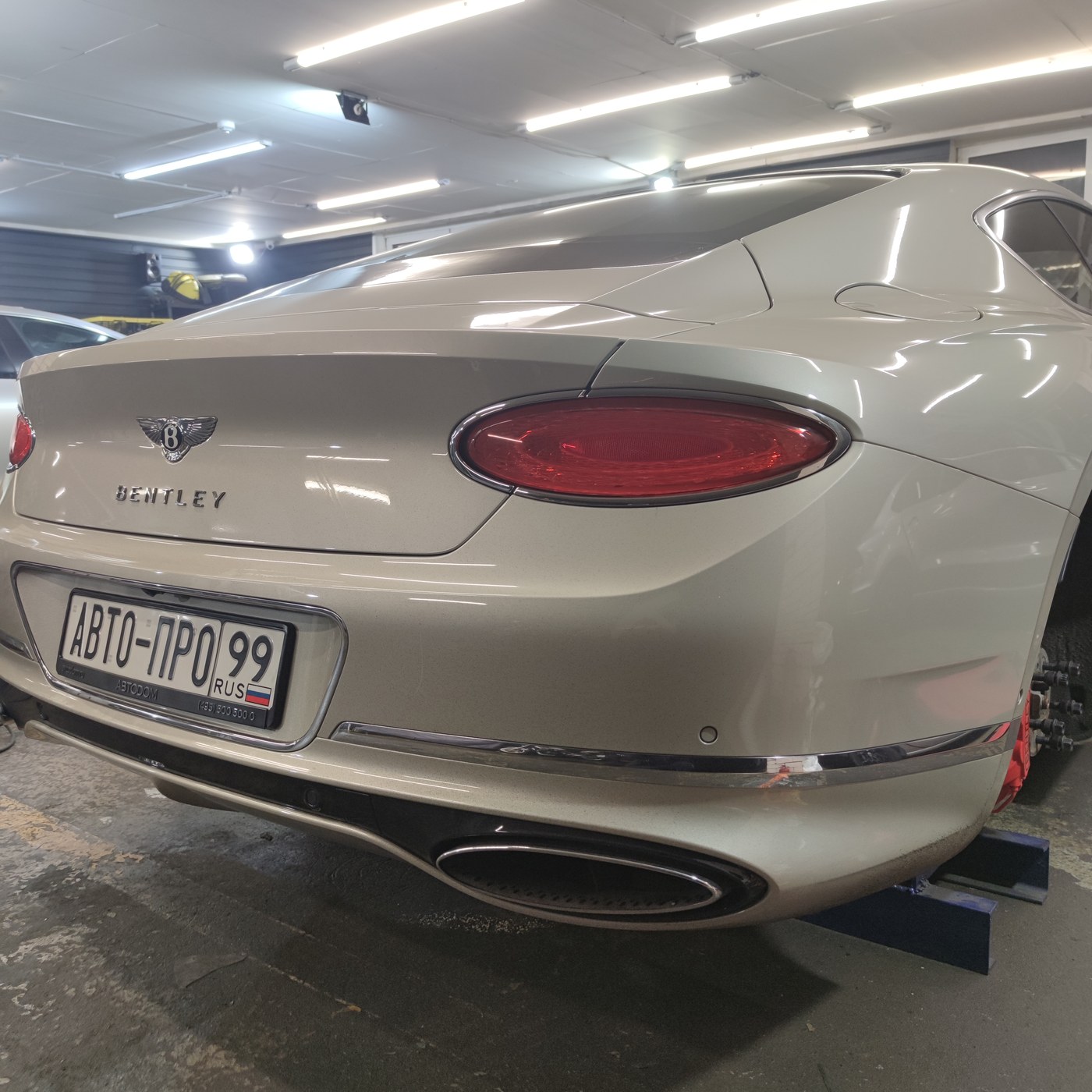 Bentley Continental GT - мятная пленка, фото 13