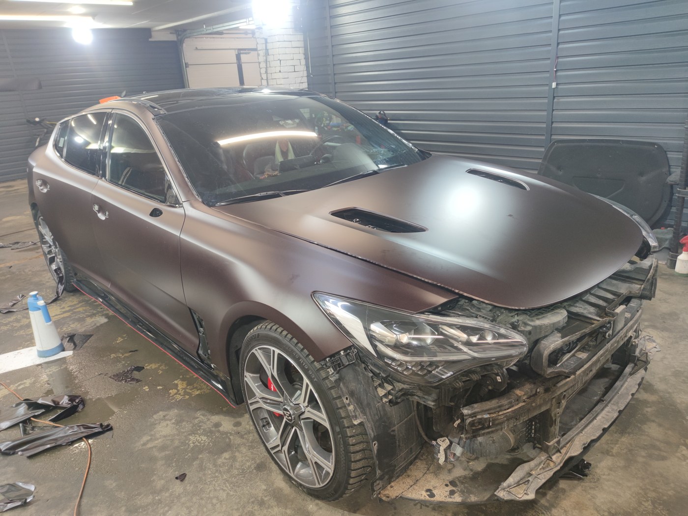 Kia Stinger - матовая бронза, фото 6