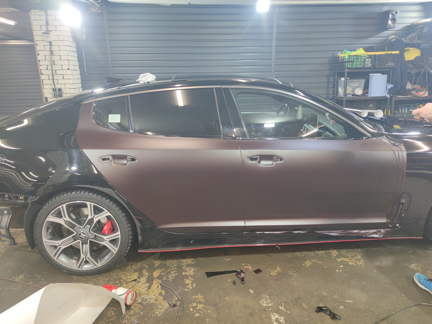 Kia Stinger - матовая бронза, фото 9