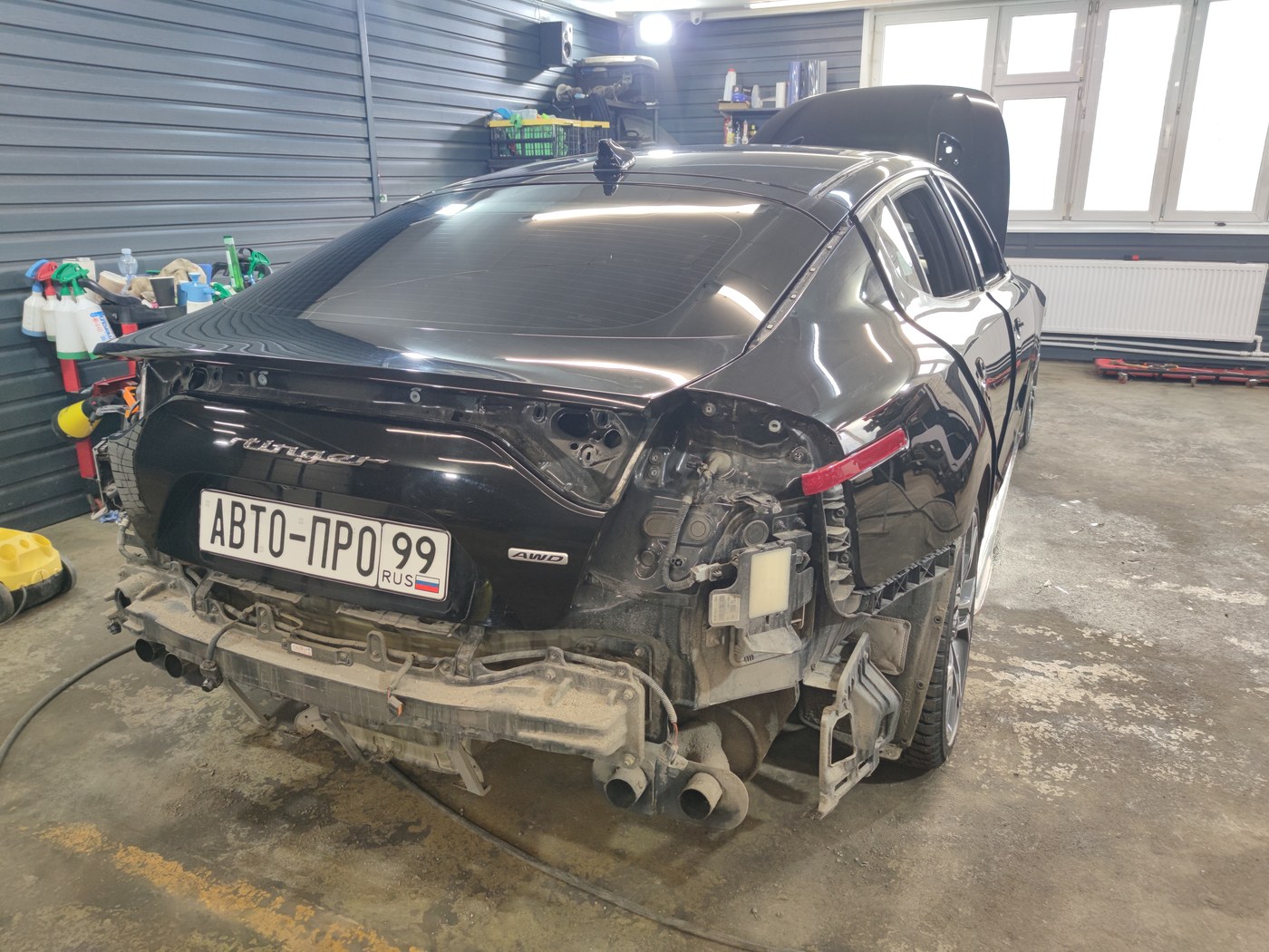 Kia Stinger - матовая бронза, фото 11