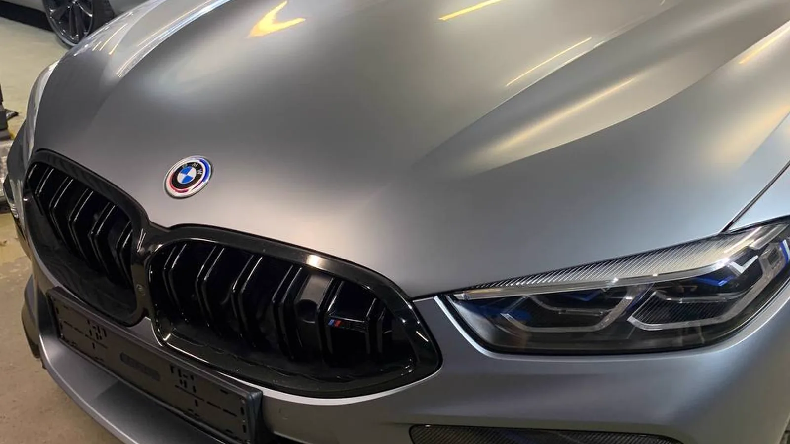 Оклейка BMW M8 Competition в матовый серый