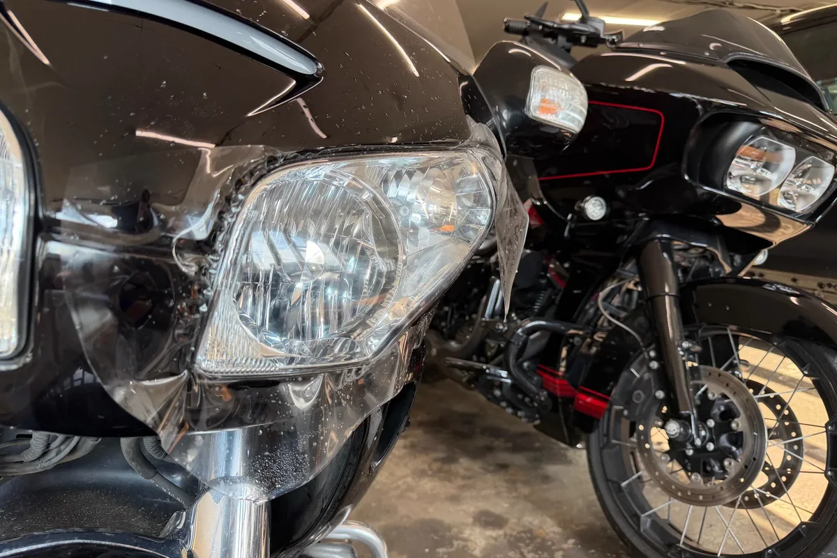 Реальный проект AVTOPRO99: защитная плёнка на оптике Honda Gold Wing