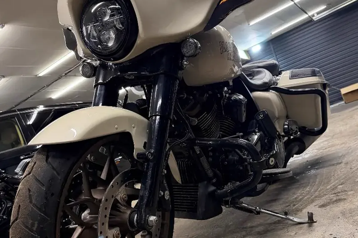 Реальный проект AVTOPRO99: защитная оклейка Harley-Davidson