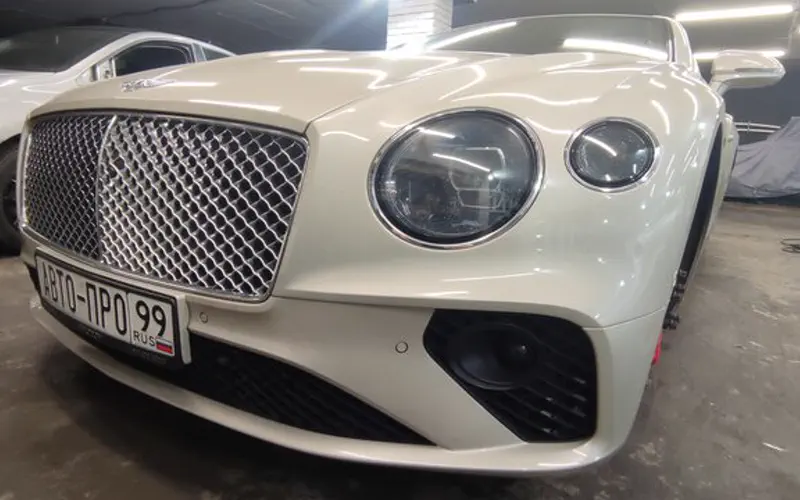 Оклейка Bentley цветной полиуретановой пленкой Khaki Green Color PPF - это идеальное…