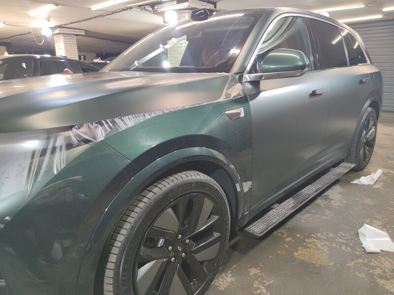 Оклейка LiXiang L7 защитной прозрачной матовой пленкой Skincars ppf, бронирование лобового… - фото 2