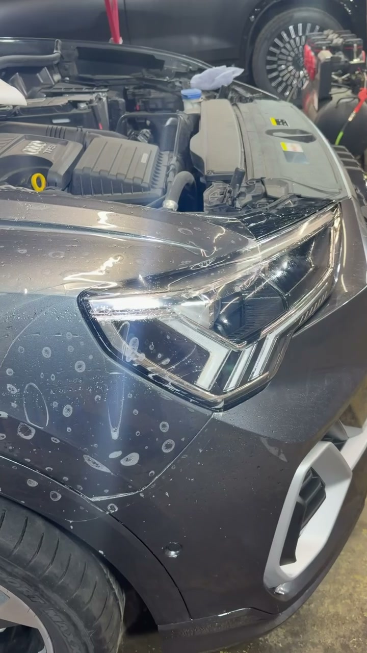 Оклейка зон риска Audi Q3 2026 защитной пленкой - общий вид автомобиля